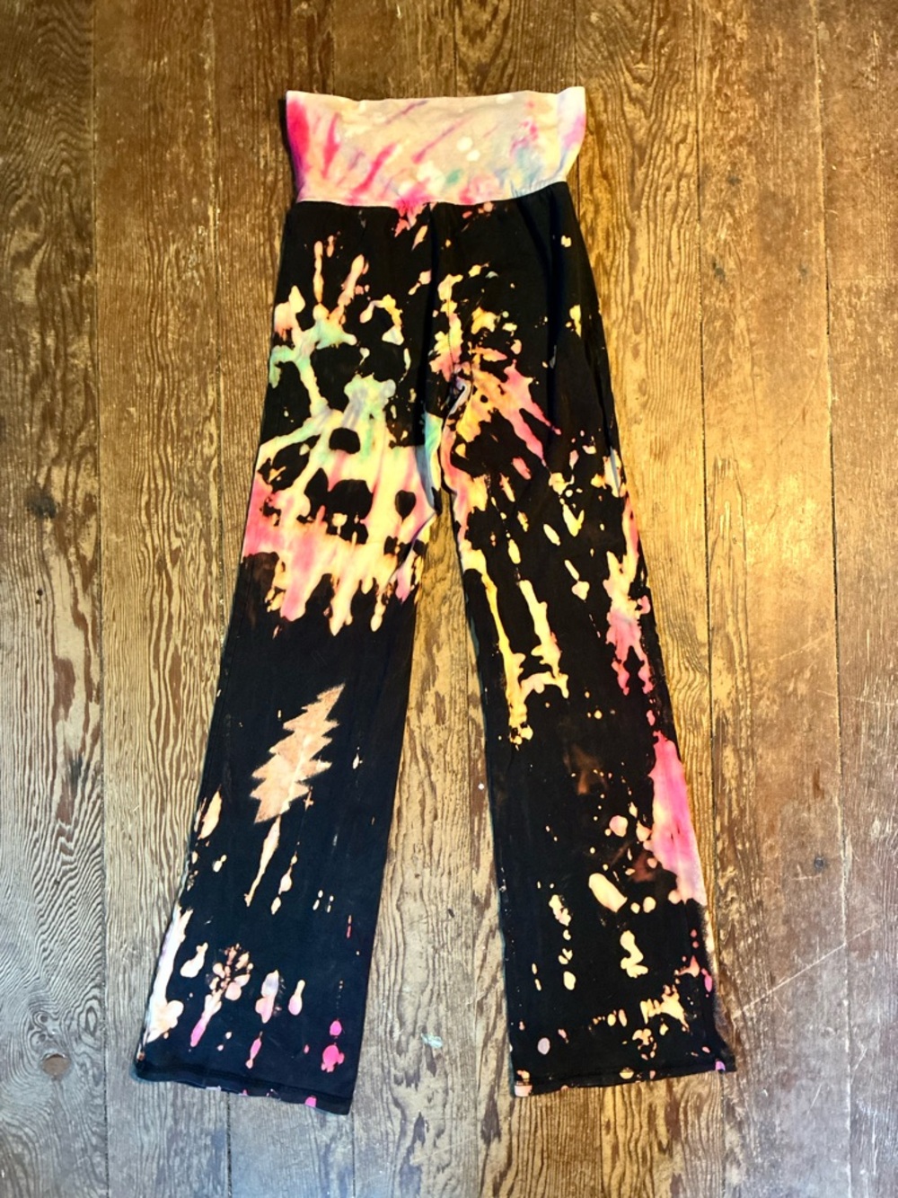 Hand dyed Grateful Dead yoga pants with butterflies